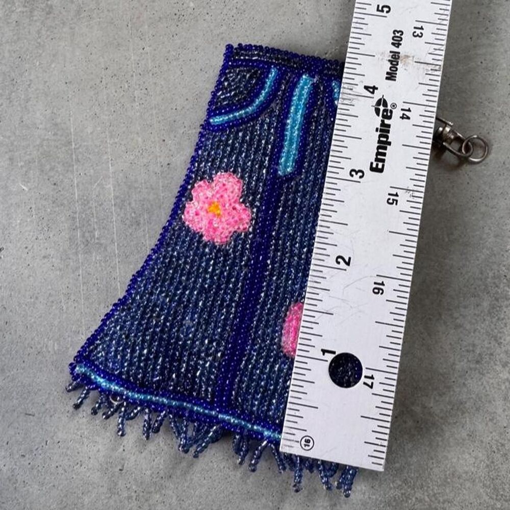 Blue denim jeans beaded keychain with pink flower design - Picture 2 of 3